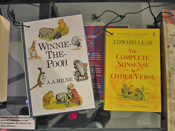 interstellar028 - Winnie The pooh, A. Milne, Dutton children's books, 1994
 - Book of Nonsense, Edward Lear, Simchs Shtull, 1995