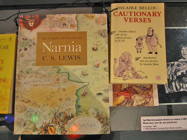 interstellar029 - Chroniques compltes de Narnia, C.S. Lewis, Haper collins, 2001
 - Cautionary verses, Hillaire Belloc, Random house children's, 2002