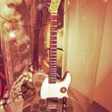 interstellar014 Rplique de la fameuse Fender Esquire de Syd Barrett (fin des annes 60).